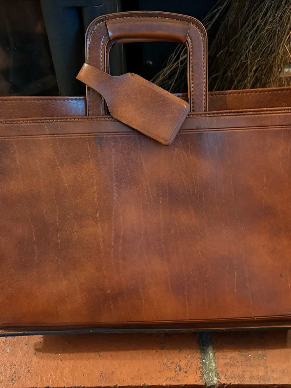Vintage Brown Leather Portfolio Briefcase - Sleek Professional Carry with zipper